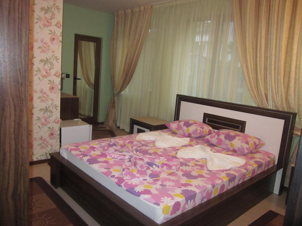 סוזופול Guest House Hristina חדר תמונה